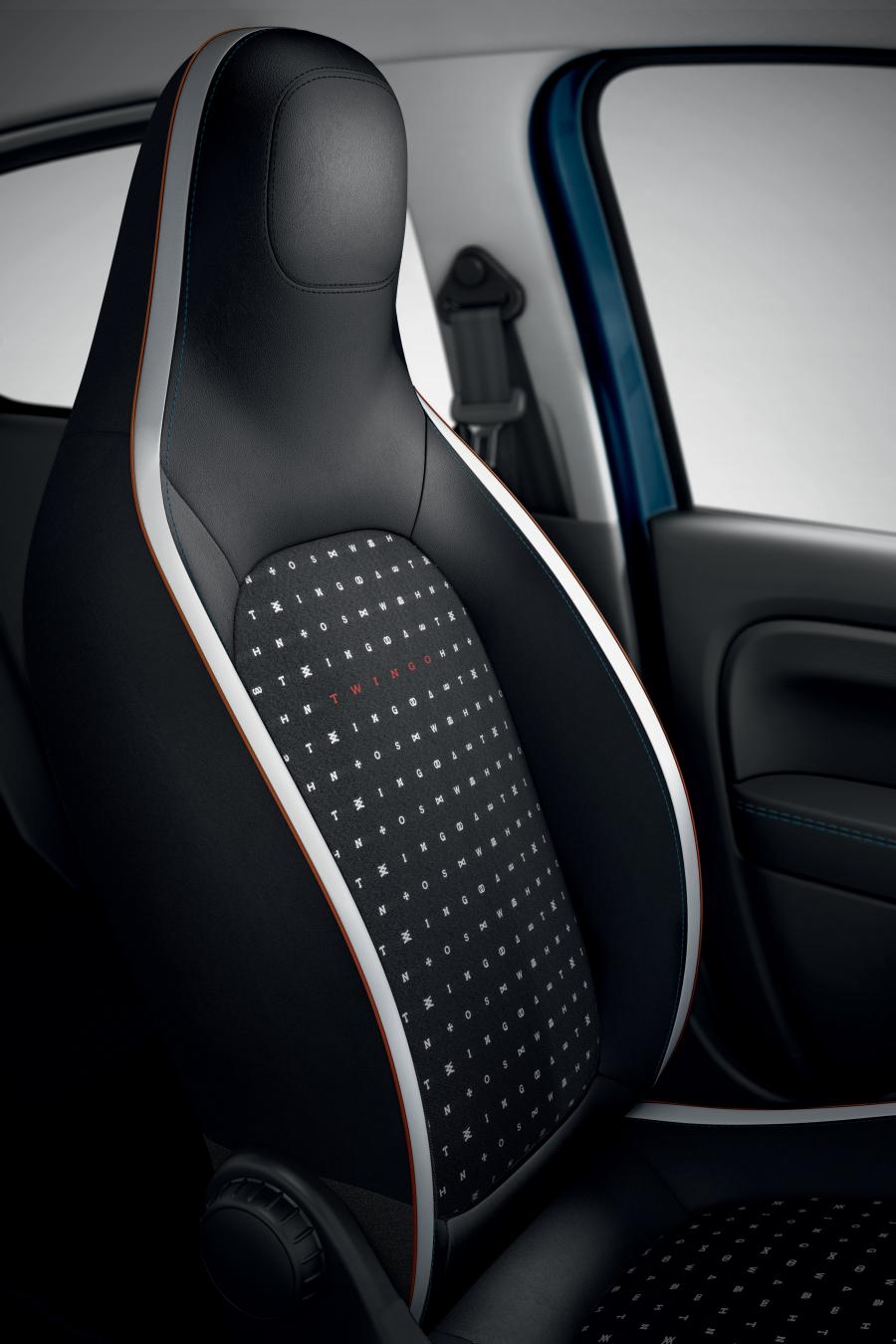 Интерьер Renault Twingo Signature 2020 года  (фото 13 из 13)